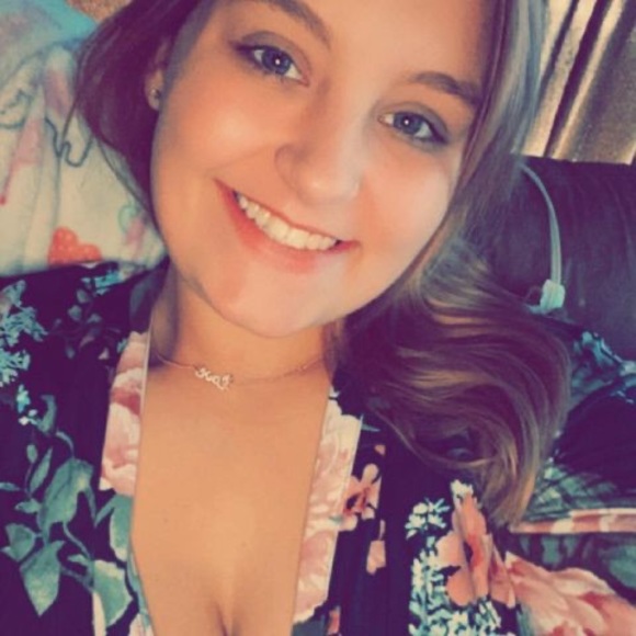 Meet your Posher, Alexis - Picture 1 of 1